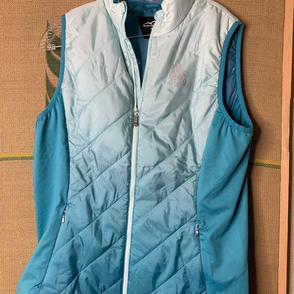 Sun Mountain Women's Quilted Golf Vest - Blue Ombre, Size Medium